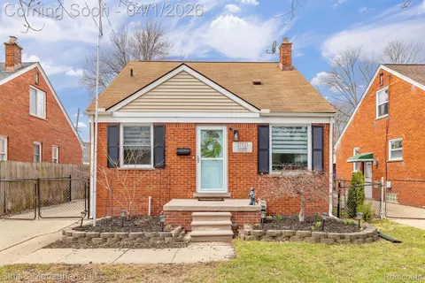 27721 Grant St, Saint Clair Shores, MI 48081