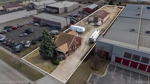 34233 Michigan Ave, Wayne, MI 48184