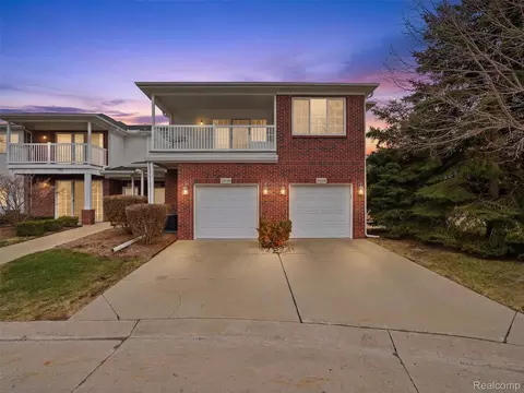 14294 Moravian Manor Cir, Sterling Heights, MI 48312