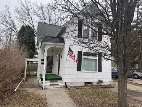 17 Stapleton St, Mount Clemens, MI 48043