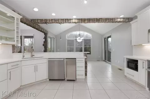 Kitchen - 65884 Windrose Ct, Ray, MI 48096 photo 1 of 5