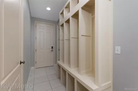 Entry Way - 65884 Windrose Ct, Ray, MI 48096 photo 4 of 5