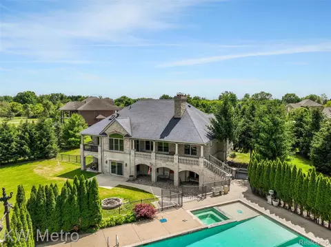 View/Area - 65884 Windrose Ct, Ray, MI 48096 photo 4 of 12