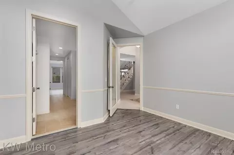 Entry Way - 65884 Windrose Ct, Ray, MI 48096 photo 3 of 5