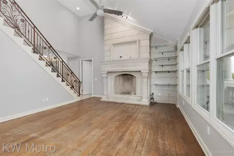 Living - 65884 Windrose Ct, Ray, MI 48096 photo 1 of 6