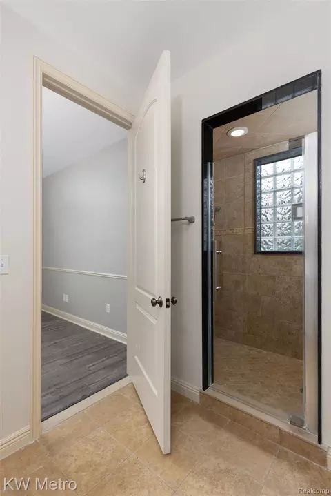Bath - 65884 Windrose Ct, Ray, MI 48096 photo 2 of 12