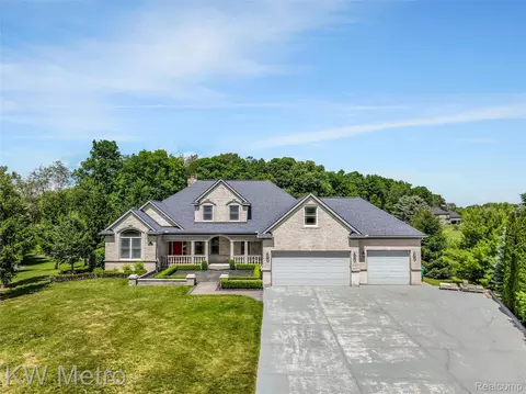 Exterior - 65884 Windrose Ct, Ray, MI 48096 photo 2 of 16