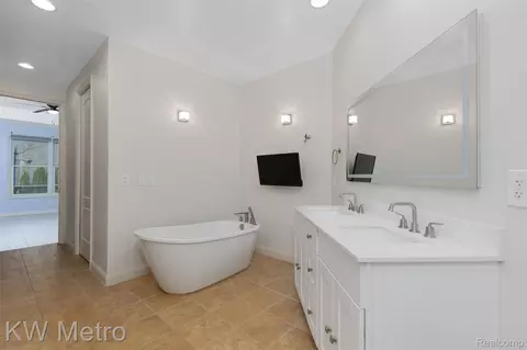 Bath - 65884 Windrose Ct, Ray, MI 48096 photo 1 of 12