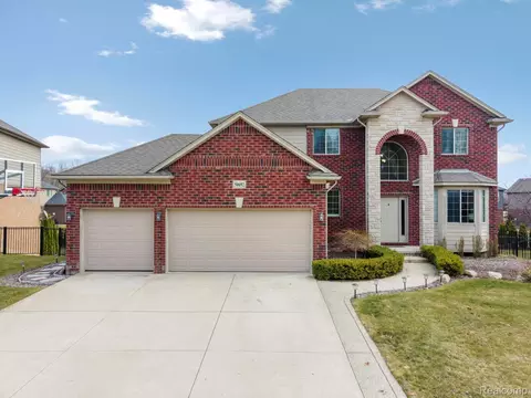 50692 Pinnacle Woods Ln, Macomb, MI 48042