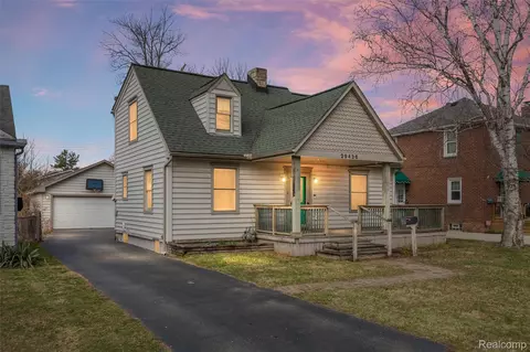 29436 Walnut St, Flat Rock, MI 48134