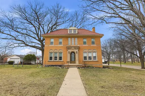 1141 N York St, Dearborn, MI 48128