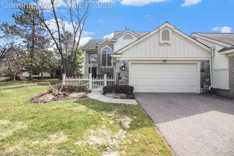 7365 Danbury Dr, West Bloomfield, MI 48322