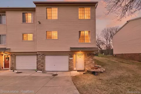 37744 Charter Oaks Blvd #397, Clinton Township, MI 48036