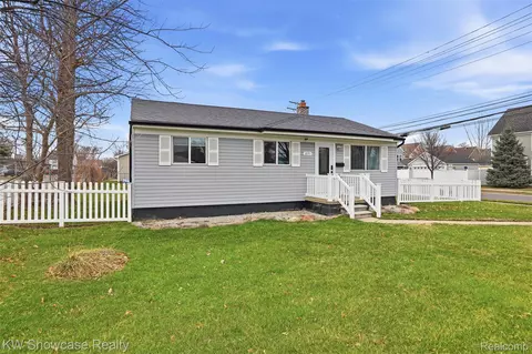 2171 Chestnut St, Ferndale, MI 48220