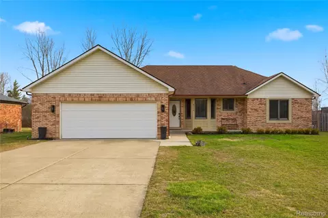 8234 E Pearson Rd E, Shelby Township, MI 48316