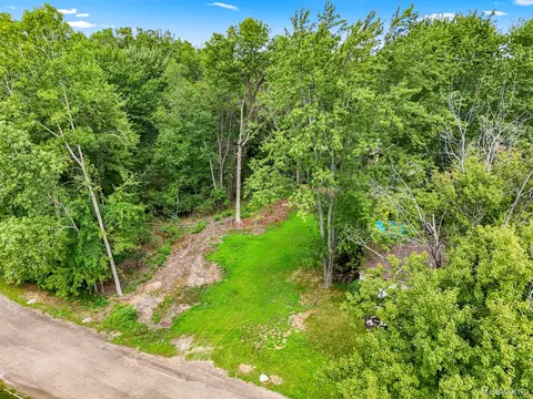 0000 Barrington St, Westland, MI 48186