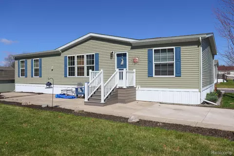 501 Kinloch, Temperance, MI 48182