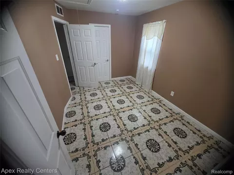 18948 Wall St, Melvindale, MI 48122 photo 7
