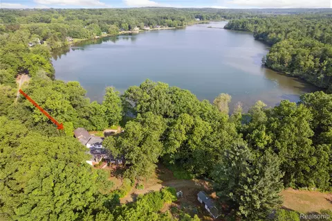 4300 W Bacon Rd, Hillsdale, MI 49242
