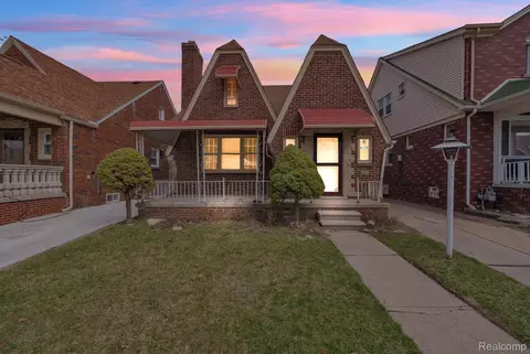 6120 Middlesex St, Dearborn, MI 48126