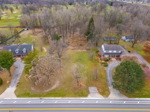 13000 Plumbrook Rd, Sterling Heights, MI 48312