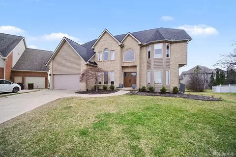 1717 Foxdale Ln, Pittsfield, MI 48108