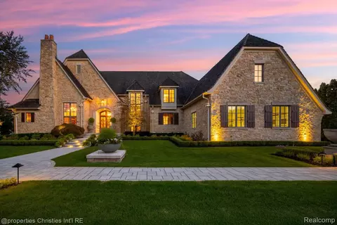 47765 Bellagio Dr, Northville, MI 48167