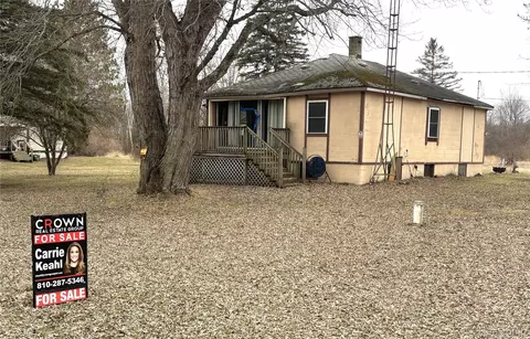 1904 Hay Rd, Hay, MI 48612