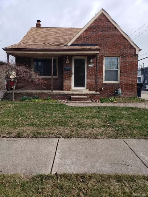 15528 Regina Ave, Allen Park, MI 48101