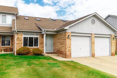 23342 Stiles Ct, Brownstown, MI 48183
