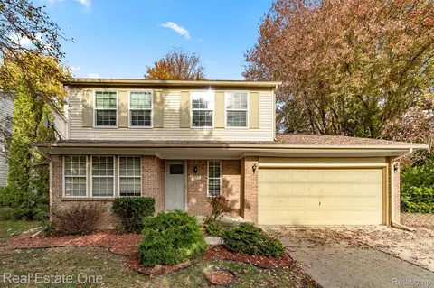 7985 Faircrest Dr, Ypsilanti, MI 48197