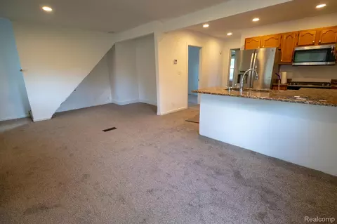 Living - 35799 Park Pl, Romulus, MI 48174 photo 1 of 3