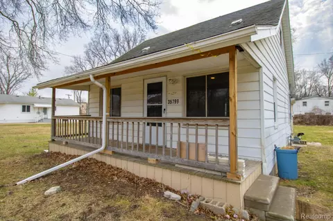 Exterior - 35799 Park Pl, Romulus, MI 48174 photo 4 of 4