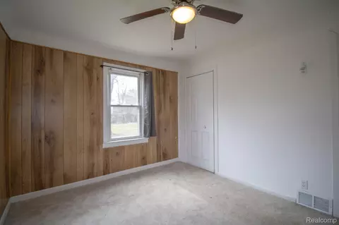 Bedroom - 35799 Park Pl, Romulus, MI 48174 photo 7 of 9