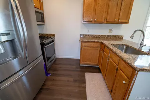 Kitchen - 35799 Park Pl, Romulus, MI 48174 photo 1 of 6