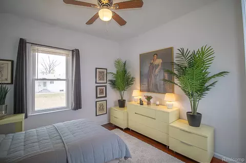 Bedroom - 35799 Park Pl, Romulus, MI 48174 photo 1 of 9