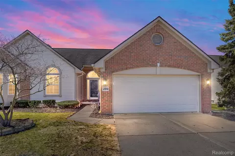 289 Shore Brook Ln #24, Walled Lake, MI 48390