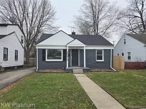 20612 Kingsville St, Harper Woods, MI 48225
