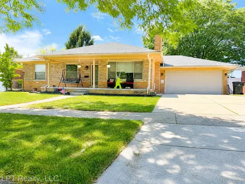 30605 Champine St, Saint Clair Shores, MI 48082