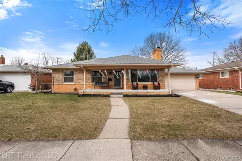 30605 Champine St, Saint Clair Shores, MI 48082