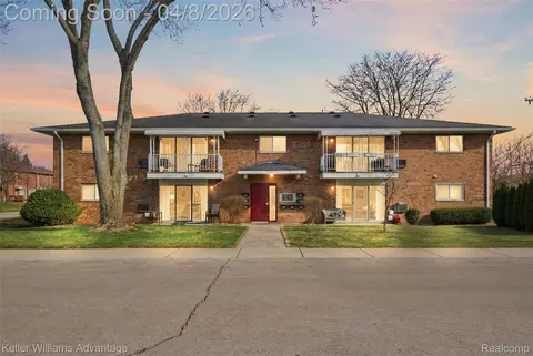 15118 Fairfield St, Livonia, MI 48154