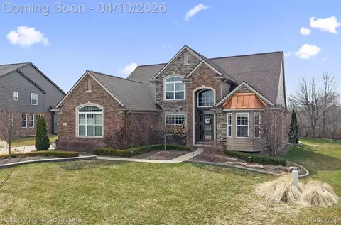 51839 Turnburry Dr, Lyon, MI 48178