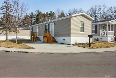 219 W Fern, Canton, MI 48187