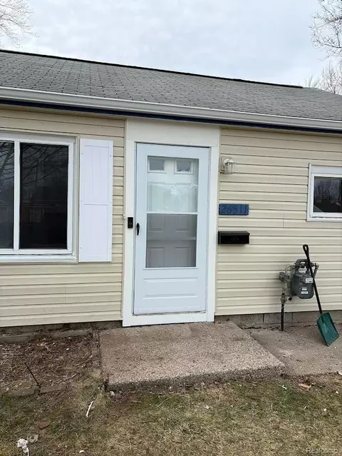 26511 Lehner St, Roseville, MI 48066