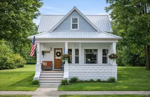 523 N Pine St, Evart, MI 49631