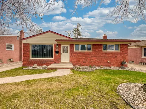 8031 Pardee Rd, Taylor, MI 48180