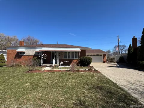 948 Van Sull St, Westland, MI 48185