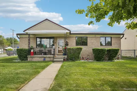 8286 Westminster Ave, Warren, MI 48089