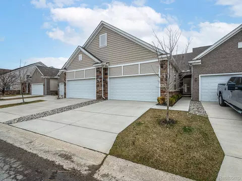 851 Plum Village Dr, Raisinville, MI 48161