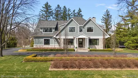 750 Kennebec Ct, Bloomfield Hills, MI 48304